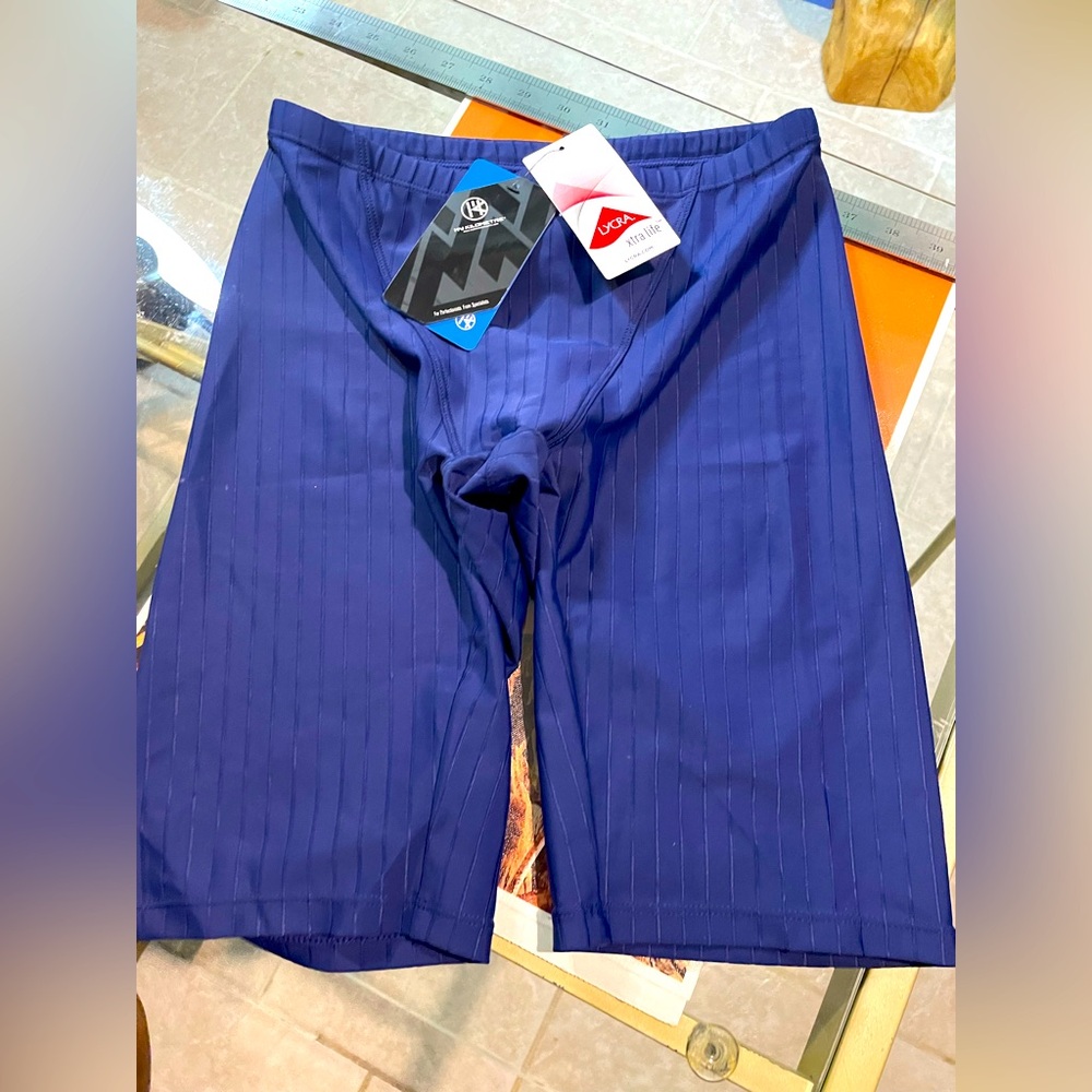 My kilometre men swim trucks size medium 

Bw
